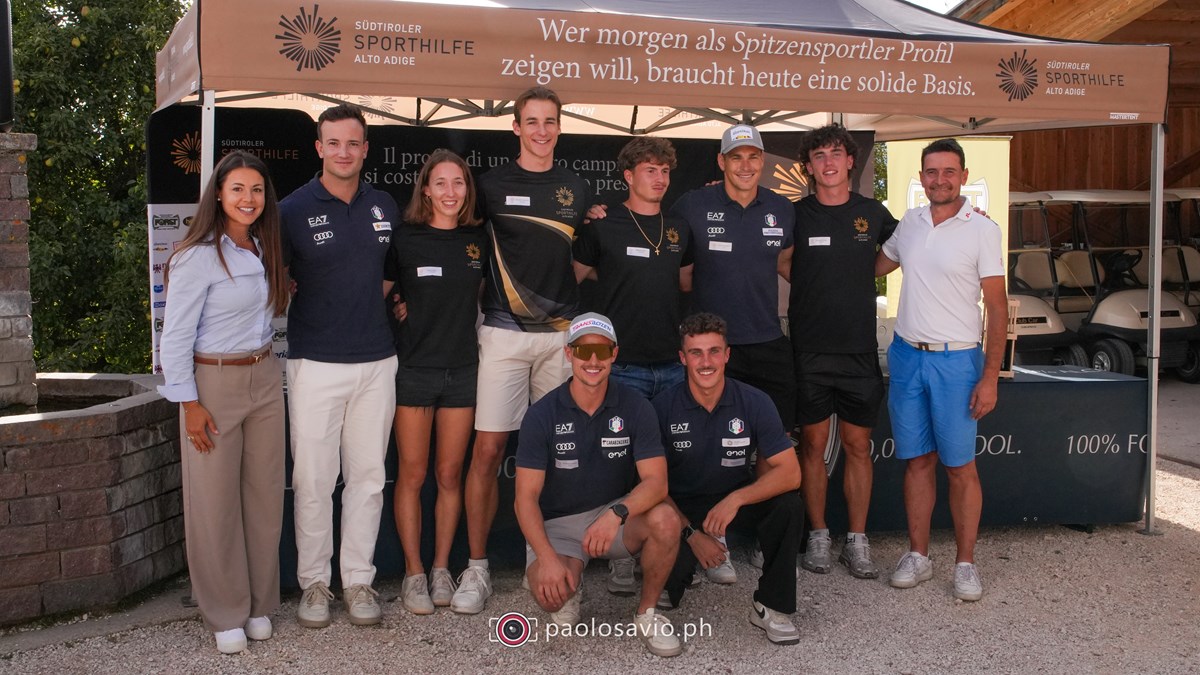 Sie schnupperten in eine neue Sportart: Die Sporthilfe-Athleten (von links) Karoline Pichler, Leon Felderer, Katja Pattis, Alexander Oberhofer, Mattia Graiff, Patrick Baumgartner, Daniele Tomasi und Horst Steinhauser (Golfclub Petersberg); vorne Simon Kainzwaldner und Daniel Gruber.