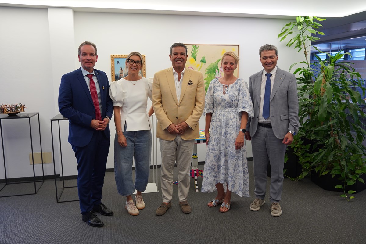 HGV-Direktor Raffael Mooswalder, Sporthilfe-Direktorin Evi Hilpold, Sporthilfe-Präsident Giovanni Podini, Sporthilfe-Vizedirektorin Alexia Demez und HGV-Präsident Klaus Berger trafen sich kürzlich zu einem wichtigen Austausch.