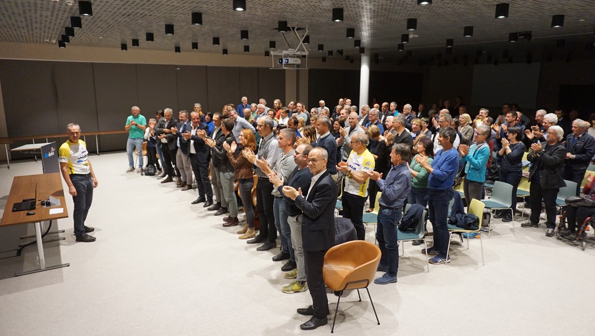 L' entusiasmo degli ospiti per il film e per l' imresa compiuta si vede sulal foto