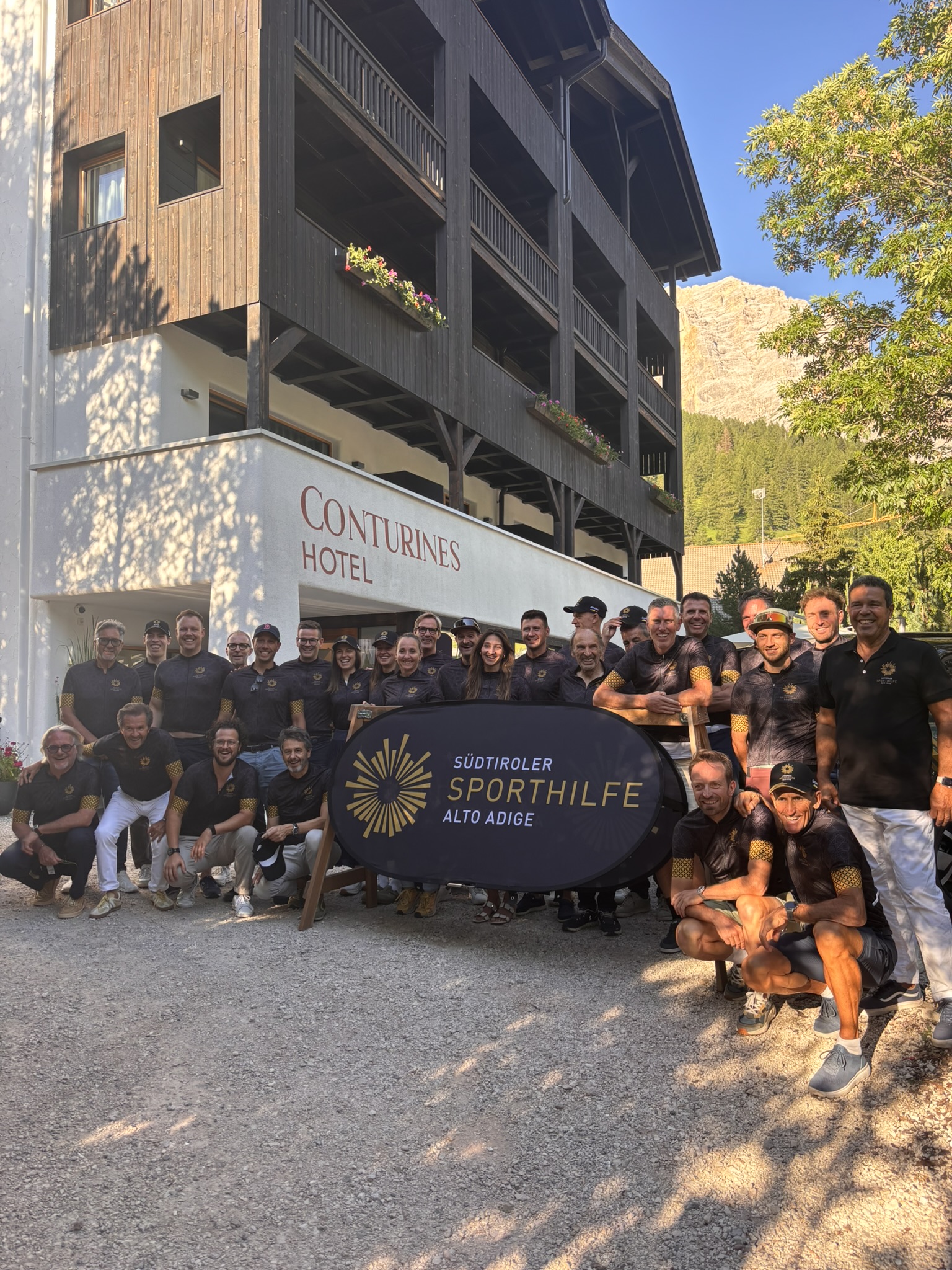 Tradizione, spirito di squadra e solidarietà: la Sporthilfe protagonista alla Maratona dles Dolomites